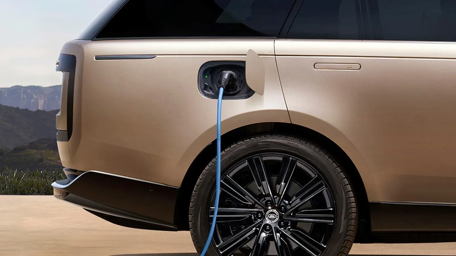 Range Rover PHEV charging cable